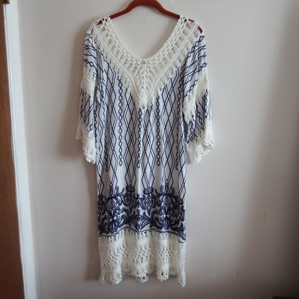 NWOT Amiani Blue/White Beach Cover-Up OS